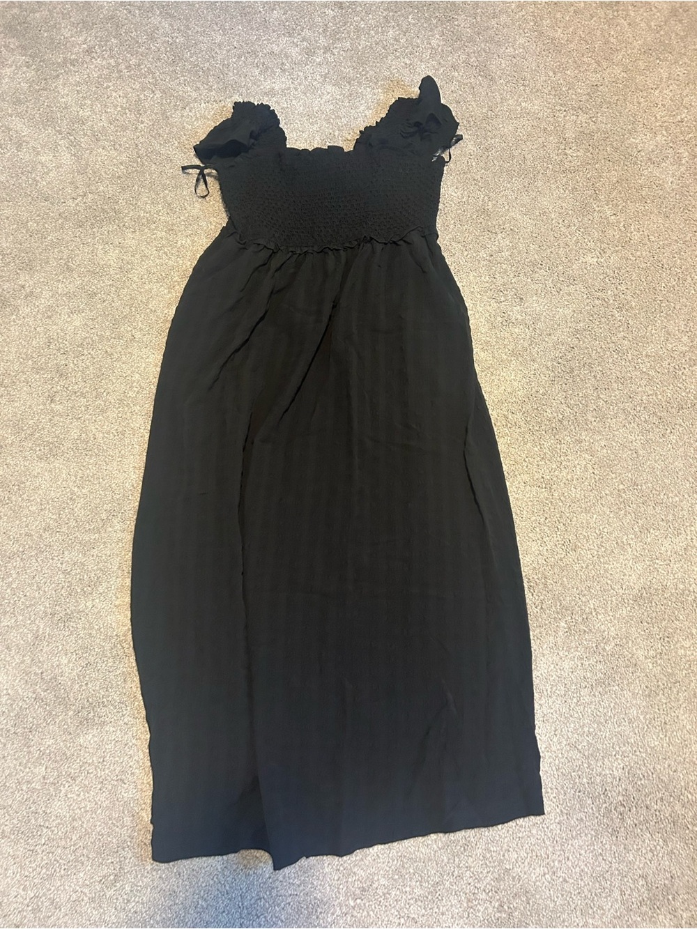 Black ruffle sleeve maternity dress size L